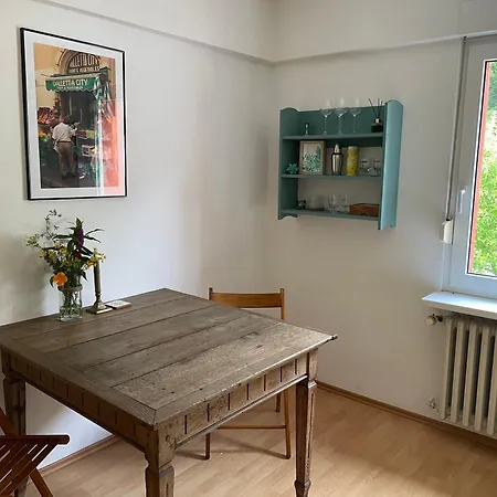 Blick Ins Gruene, Nah Am Zentrum Trier